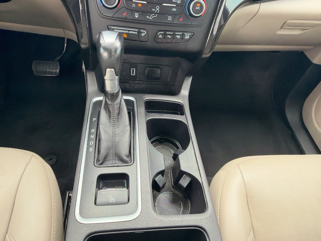 Used 2018 Ford Escape Titanium w/ Ford Safe & Smart Package FWD image 17