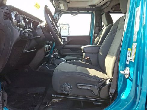 Used 2020 Jeep Wrangler Unlimited Sahara AWD/4WD image 15