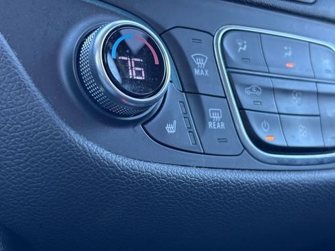 Used 2019 Chevrolet Equinox LT image 22