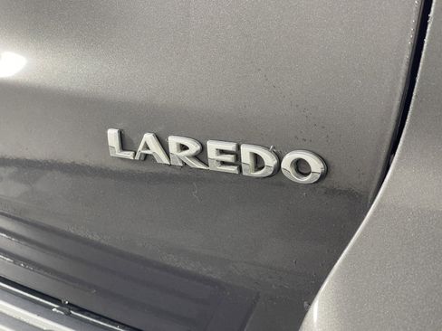 Used 2021 Jeep Grand Cherokee Laredo image 15