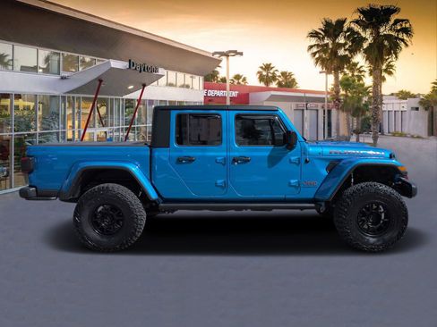 Used 2023 Jeep Gladiator Rubicon w/ LED Lighting Group AWD/4WD image 2