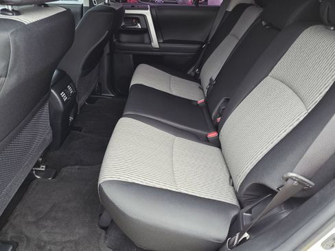 Used 2022 Toyota 4Runner SR5 AWD/4WD image 18