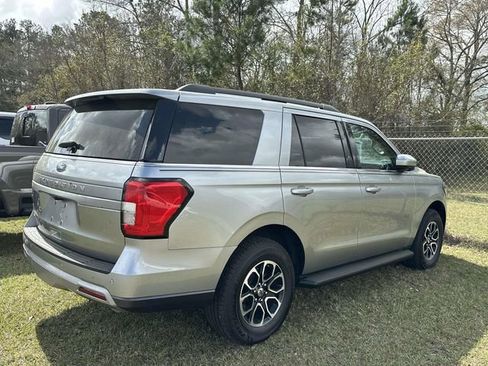 Used 2024 Ford Expedition XLT image 17
