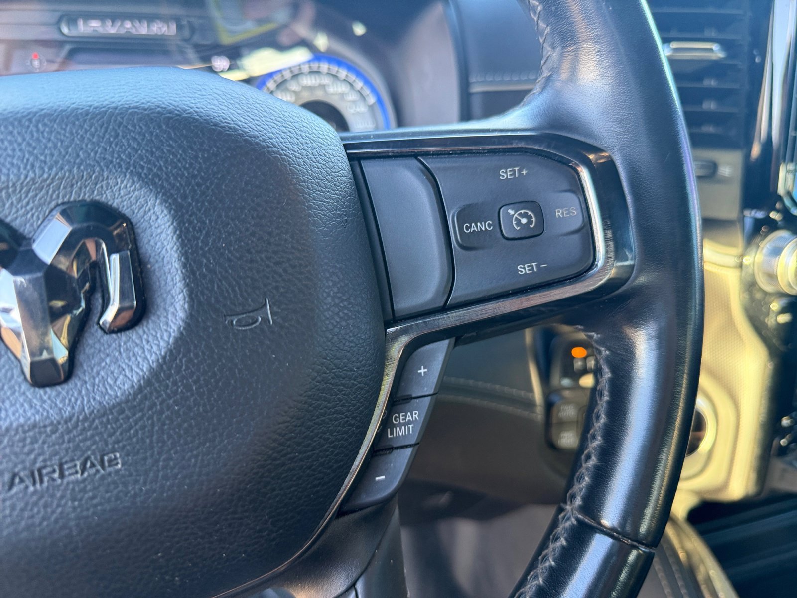 Used 2022 RAM 1500 Limited w/ Body Color Bumper Group AWD/4WD image 25