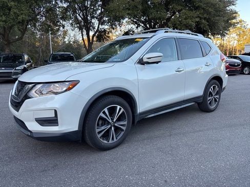 Used 2020 Nissan Rogue SV w/ Premium Package image 20