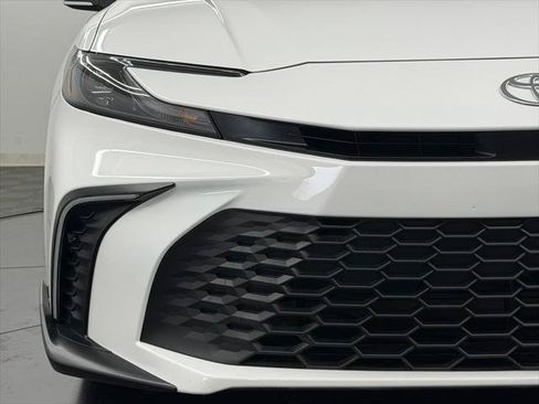 Used 2026 Toyota Camry SE FWD image 9