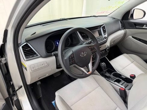 Used 2018 Hyundai Tucson SE w/ Cargo Package AWD/4WD image 18
