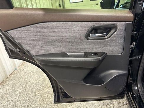 Used 2023 Nissan Rogue SV image 26