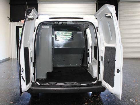 Used 2020 Nissan NV200 S FWD image 28