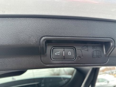 Used 2022 Ford Explorer Platinum w/ Equipment Group 601A image 18