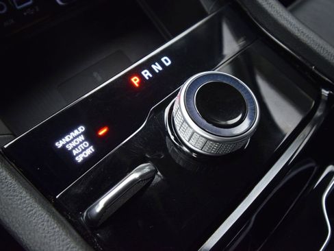 Used 2023 Jeep Grand Cherokee L Limited w/ Luxury Tech Group II image 19