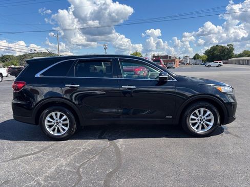Used 2019 Kia Sorento LX image 8