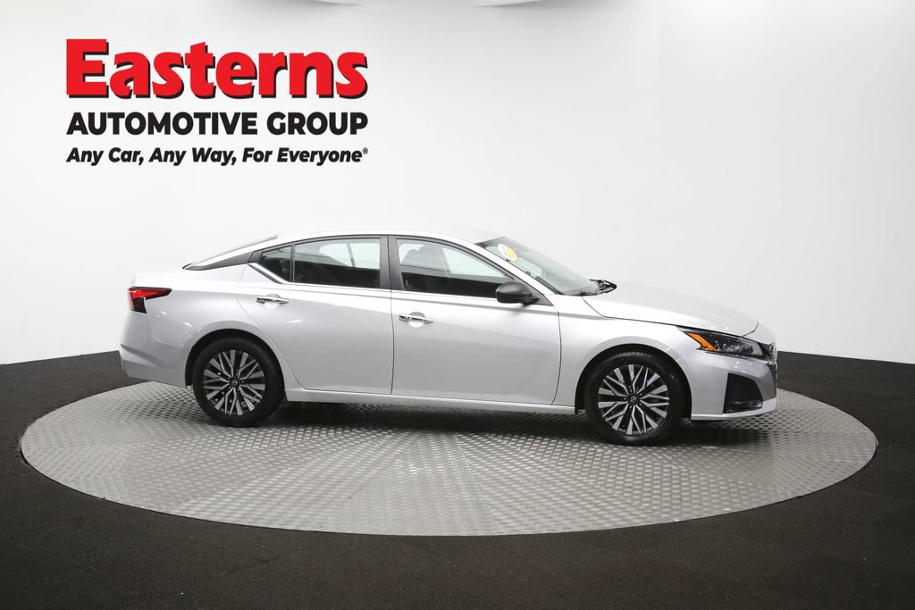 Used 2024 Nissan Altima 2.5 SV FWD image 48