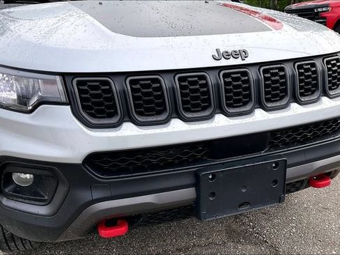 Used 2025 Jeep Compass Trailhawk AWD/4WD image 30