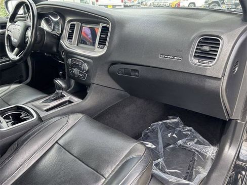 Certified 2022 Dodge Charger SXT w/ Leather Interior Group image 13
