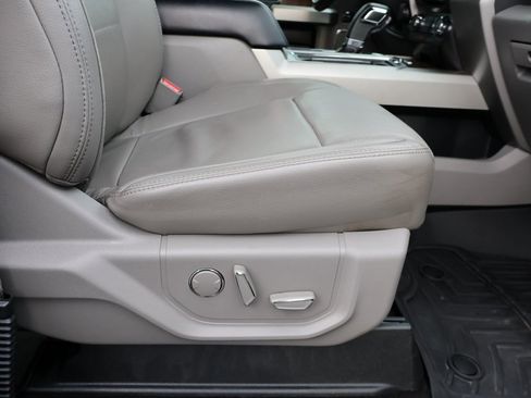 Used 2016 Ford F150 Lariat image 10