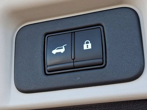 Certified 2025 Nissan Ariya AWD image 30