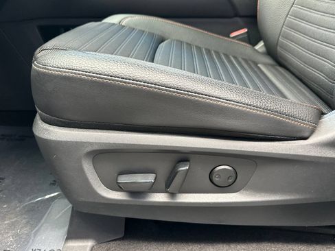 Used 2025 Nissan Pathfinder Rock Creek AWD/4WD image 13