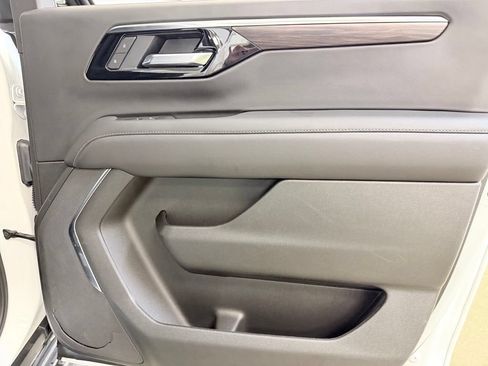 Used 2025 Chevrolet Suburban LS AWD/4WD image 35