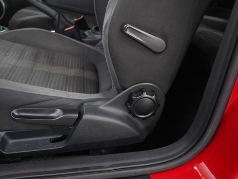 Used 2013 Volkswagen Beetle 2.0T image 20