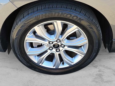 Used 2024 Ford Edge Titanium image 12