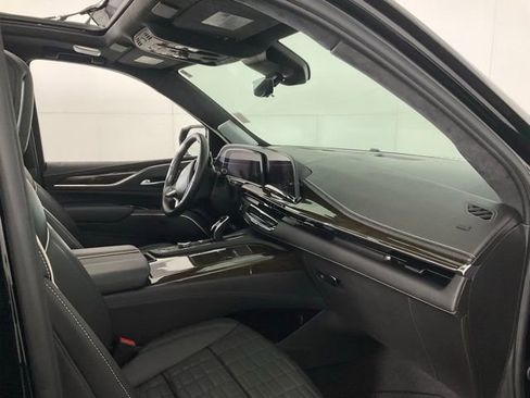 Certified 2024 Cadillac Escalade Sport Platinum w/ LPO, ONYX Package image 26