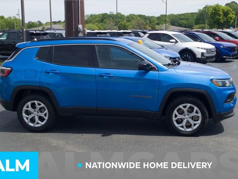 Used 2024 Jeep Compass Latitude AWD/4WD image 5