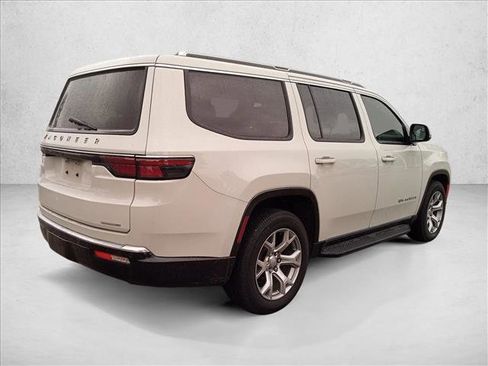 Used 2022 Jeep Wagoneer Series II RWD image 5