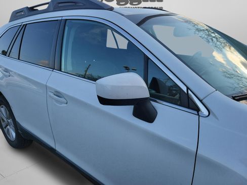 Used 2015 Subaru Outback 2.5i Premium image 24