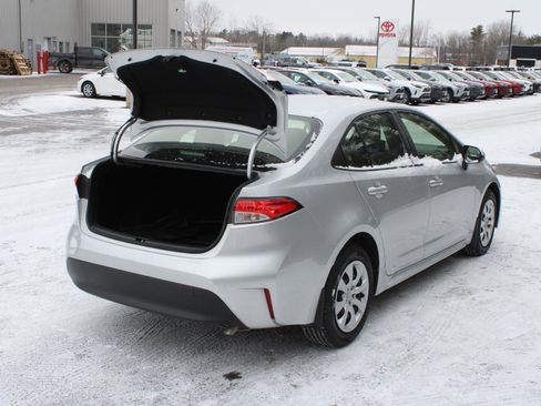 Used 2024 Toyota Corolla LE image 7