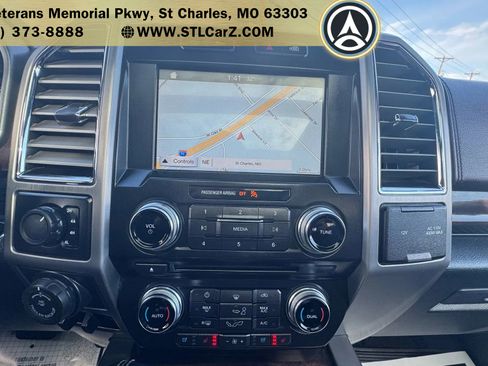 Used 2016 Ford F150 Platinum w/ Equipment Group 701A Luxury image 17