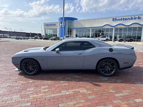Used 2021 Dodge Challenger R/T Scat Pack RWD image 3