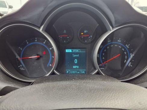 Used 2015 Chevrolet Cruze LT image 14