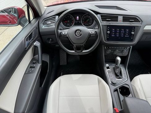 Used 2018 Volkswagen Tiguan SE AWD/4WD image 27