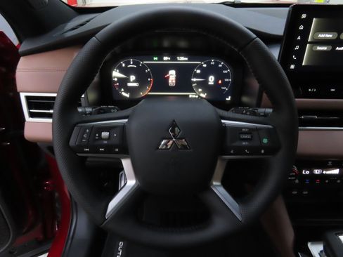 New 2025 Mitsubishi Outlander SEL image 14