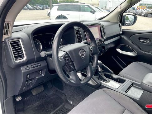 Used 2022 Nissan Frontier SV AWD/4WD image 8