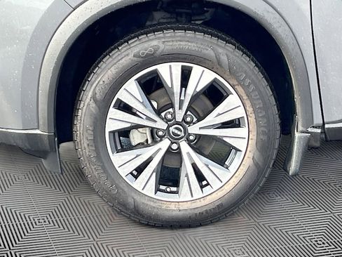 Used 2023 Nissan Rogue SV image 10