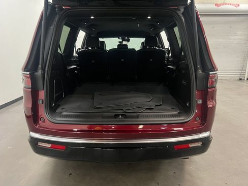Certified 2022 Jeep Wagoneer Series III RWD image 23
