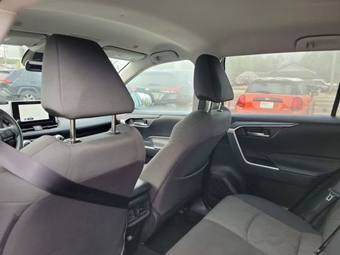 Used 2024 Toyota RAV4 XLE FWD image 28