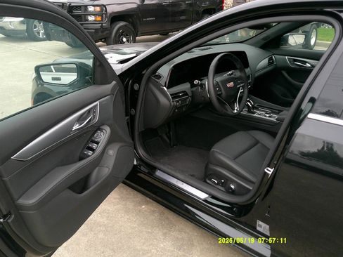 Used 2025 Cadillac CT5 Premium Luxury RWD image 8