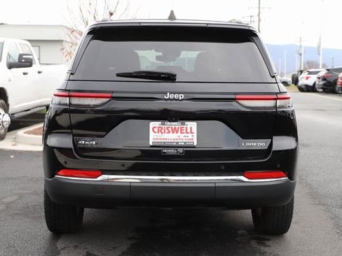 Used 2023 Jeep Grand Cherokee Laredo image 4