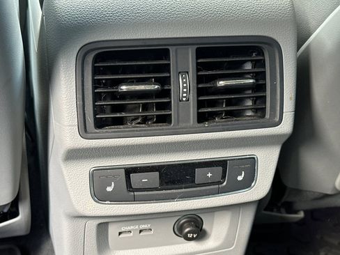 Used 2022 Audi Q5 e Prestige w/ Prestige Package image 16