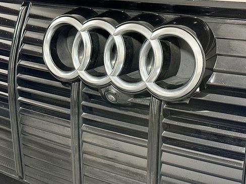Used 2021 Audi e-tron Premium w/ Convenience Plus Package image 15