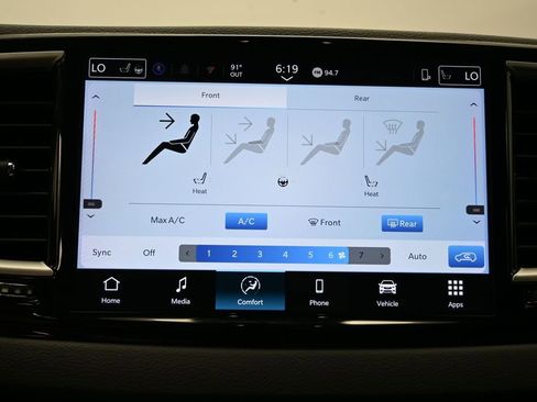 Used 2025 Chrysler Pacifica Select FWD image 24