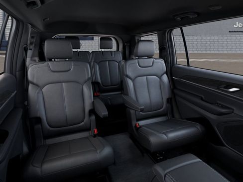 New 2025 Jeep Grand Cherokee L Limited w/ Black Appearance Package AWD/4WD image 15