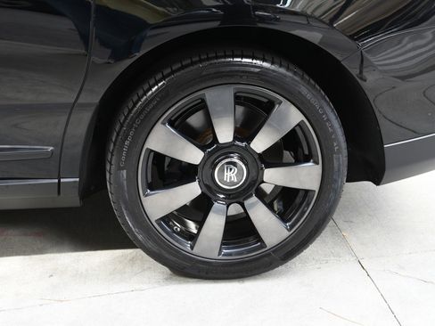 Used 2024 Rolls-Royce Cullinan image 22