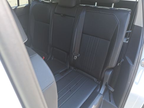 Used 2022 Volkswagen Tiguan SE FWD image 14