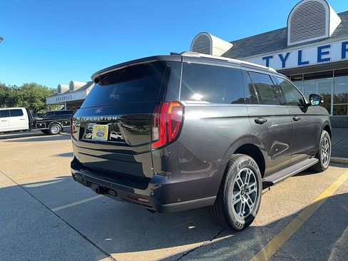 New 2025 Ford Expedition Active image 7