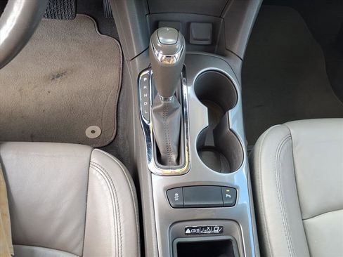 Used 2018 Chevrolet Cruze Premier image 15