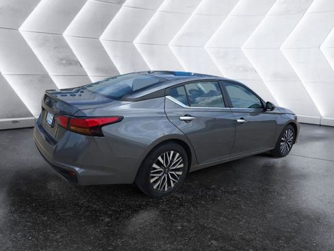 Used 2025 Nissan Altima 2.5 SV image 5